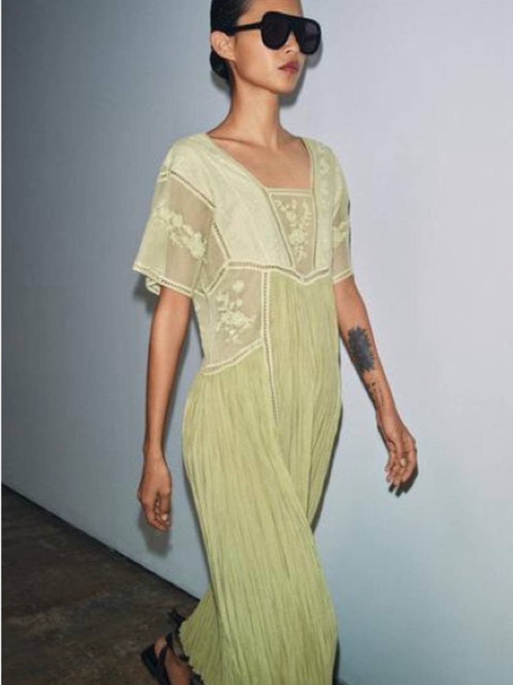 ZARA WOMAN SS26 PISTACHIO EMBROIDERED PLEATED DRESS ZW 7521/063/511 - Picture 2 of 16